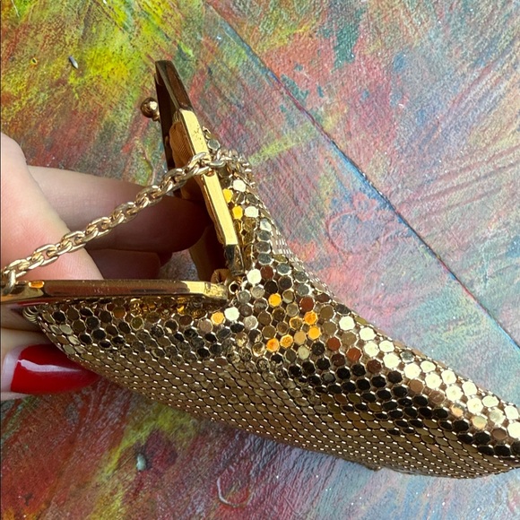 Whiting & Davis Vintage 1930-70th Gold Mesh Mini Bag Clutch w. a powder case - Picture 9 of 16